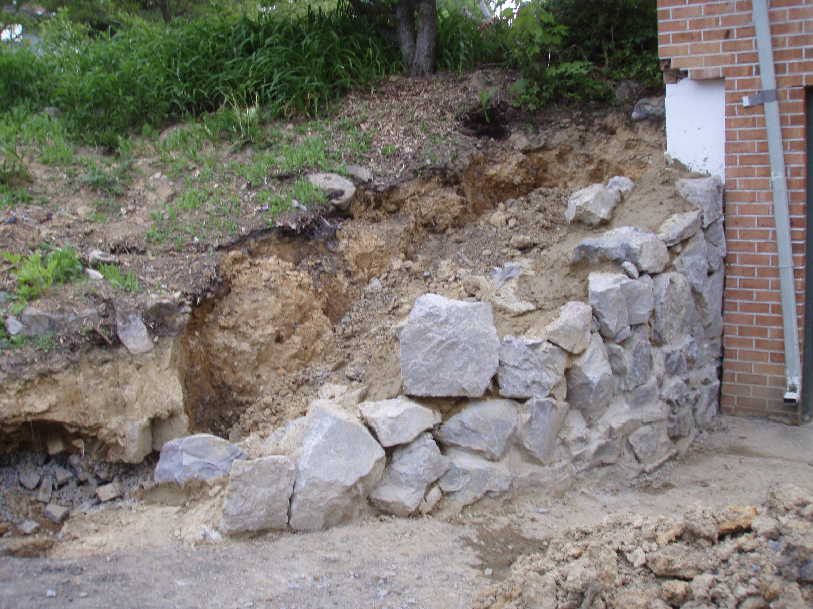 stone retaining wall