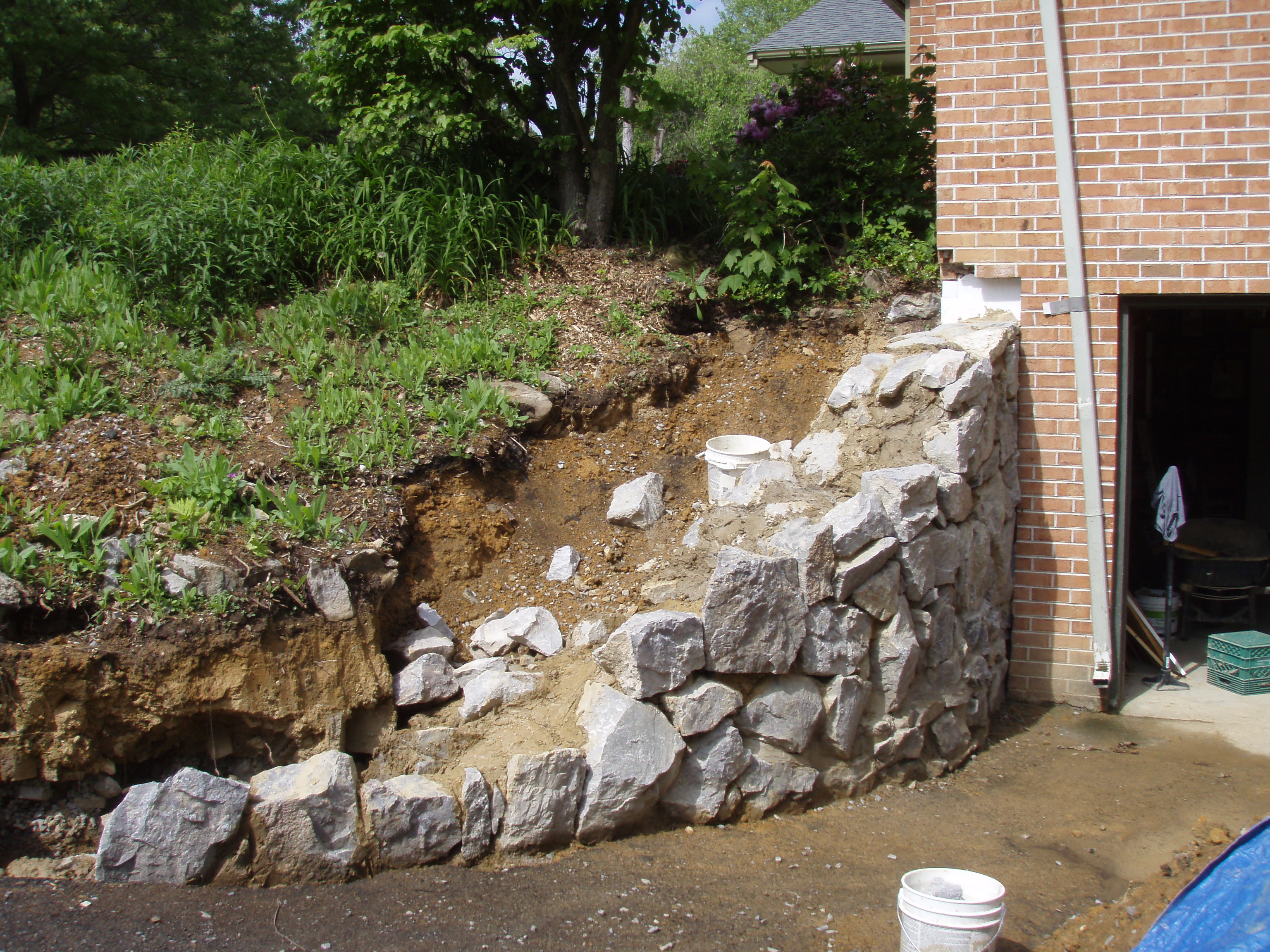 stone retaining wall