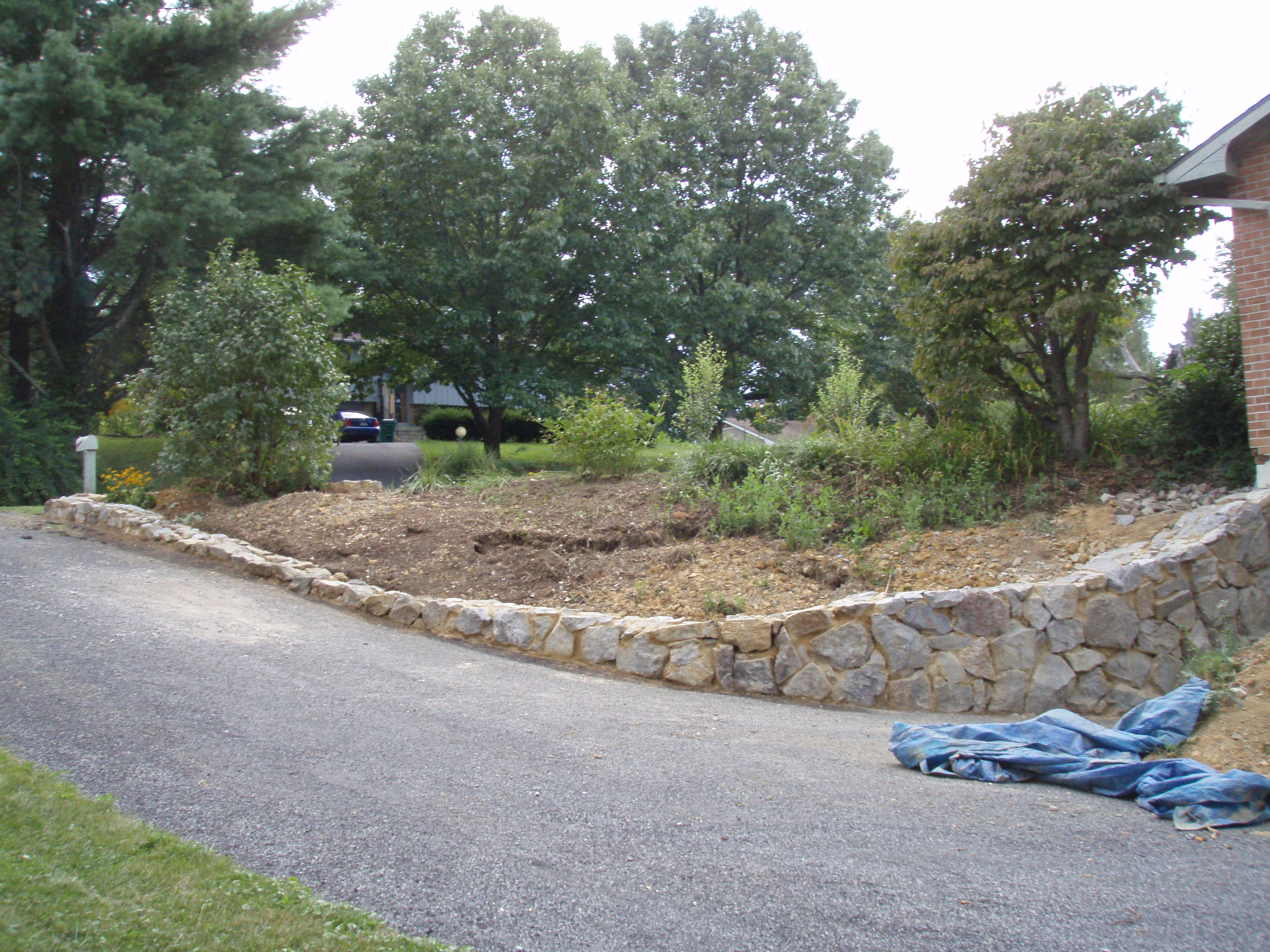 stone retaining wall